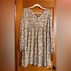 DAVI & DANI Cream and Black Long Sleeve Dress